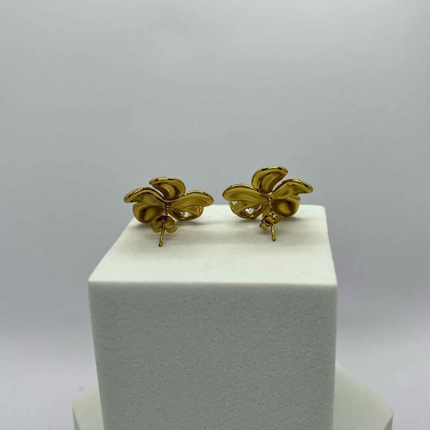 Beautiful Gold Plated Stainless Steel Flower Shaped Stud Earring