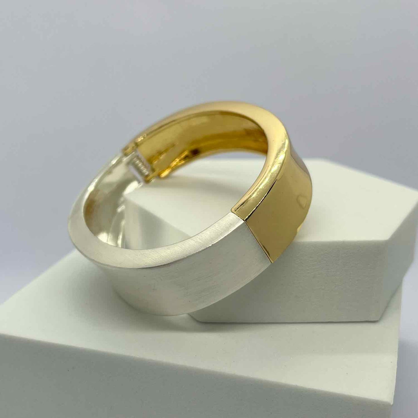 Stylish Dual-Tone Stainless Steel Kada Bracelet for Women & Girls | Expandable for a Comfortable Fit | Versatile Style for Any Occasion (Gold & Silver)