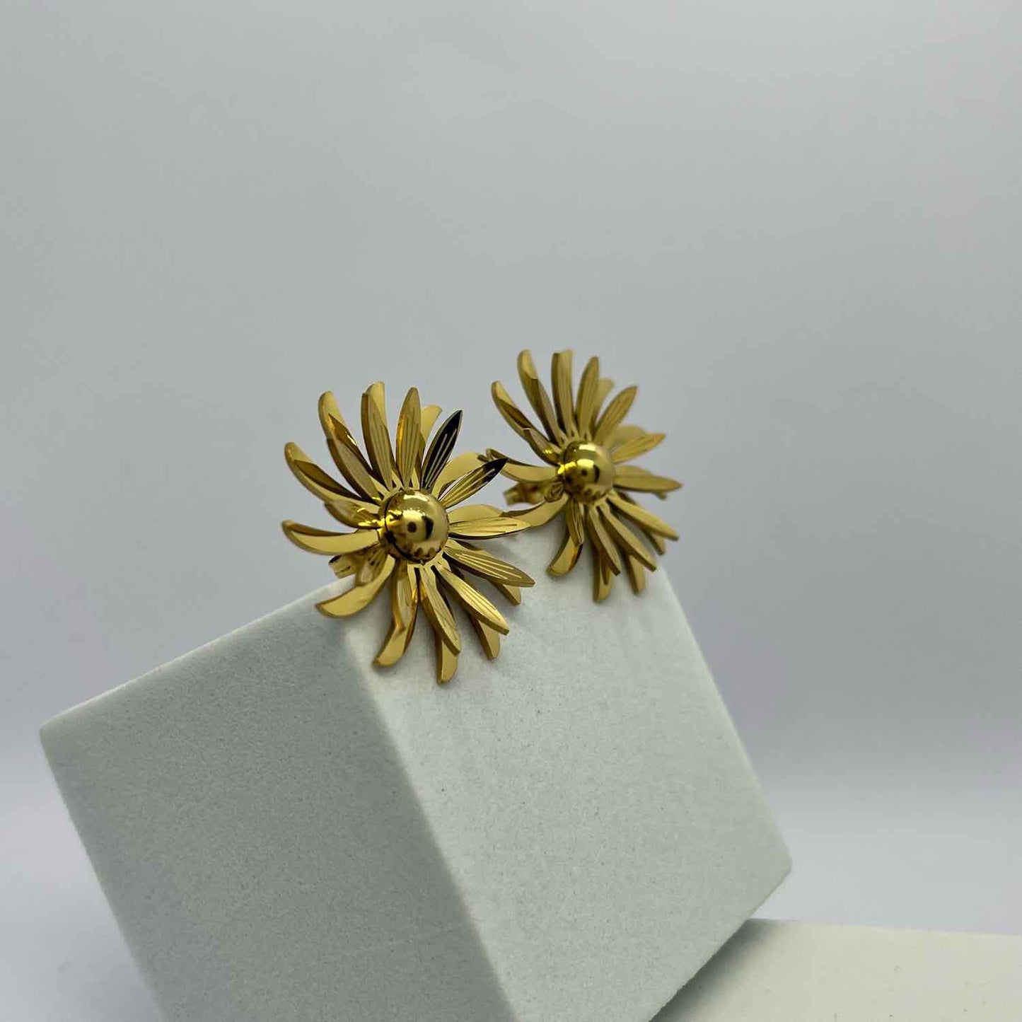 Gold Plated Flower Geometric Earrings Elegant Retro Earrings Sun Flower Stud Earring