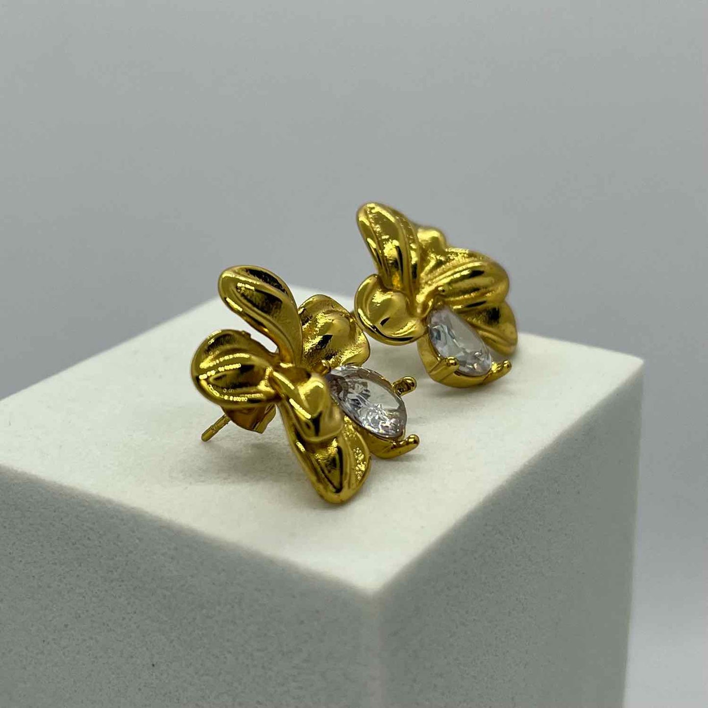 Beautiful Gold Plated Stainless Steel Flower Shaped Stud Earring