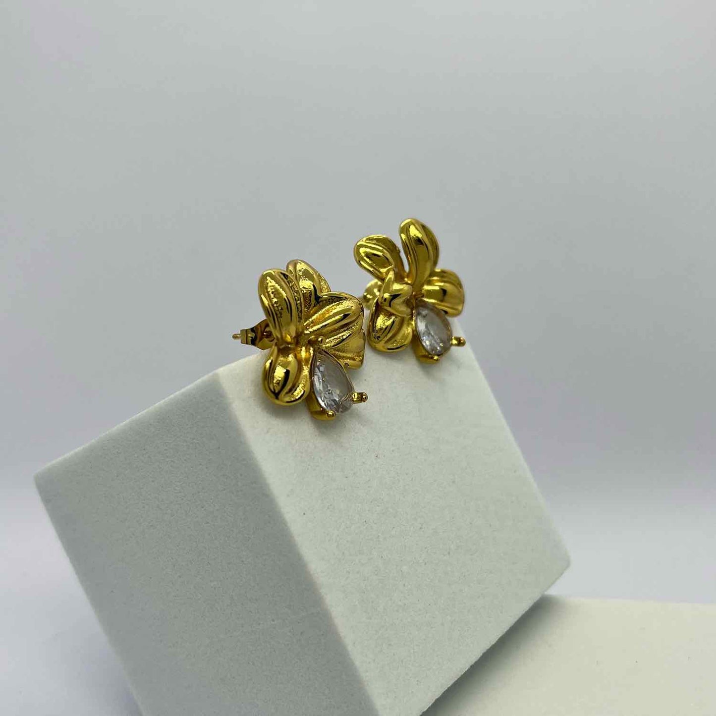 Beautiful Gold Plated Stainless Steel Flower Shaped Stud Earring