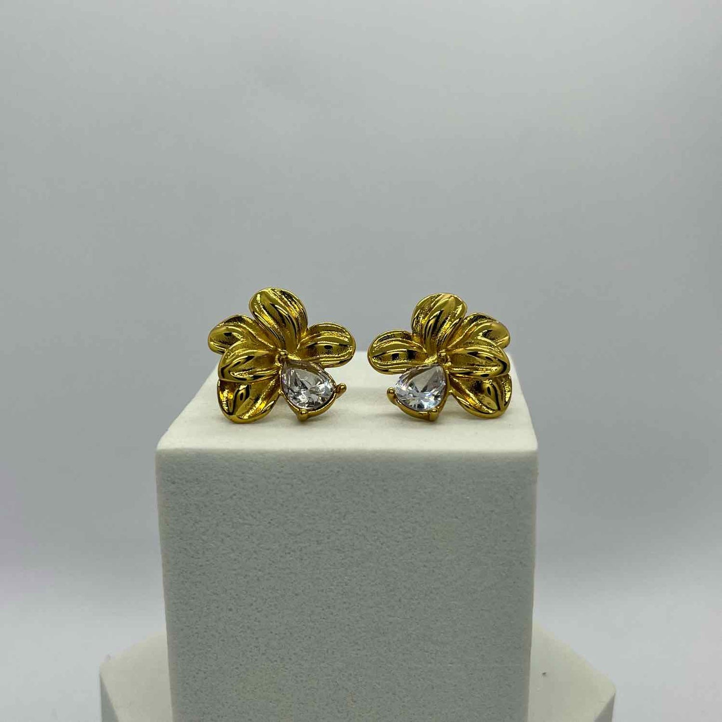 Beautiful Gold Plated Stainless Steel Flower Shaped Stud Earring