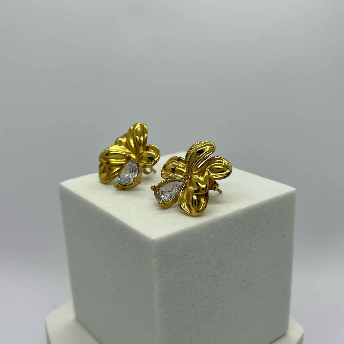 Beautiful Gold Plated Stainless Steel Flower Shaped Stud Earring